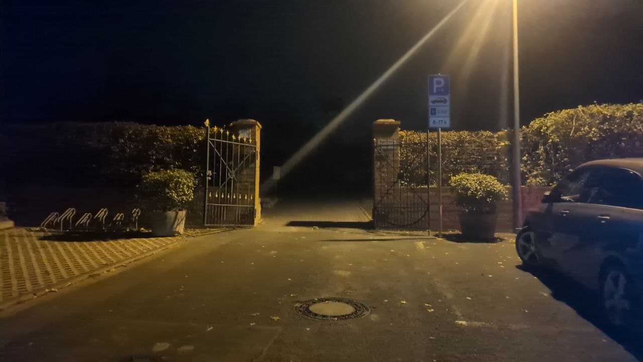 Friedhof Essenheim bei Nacht